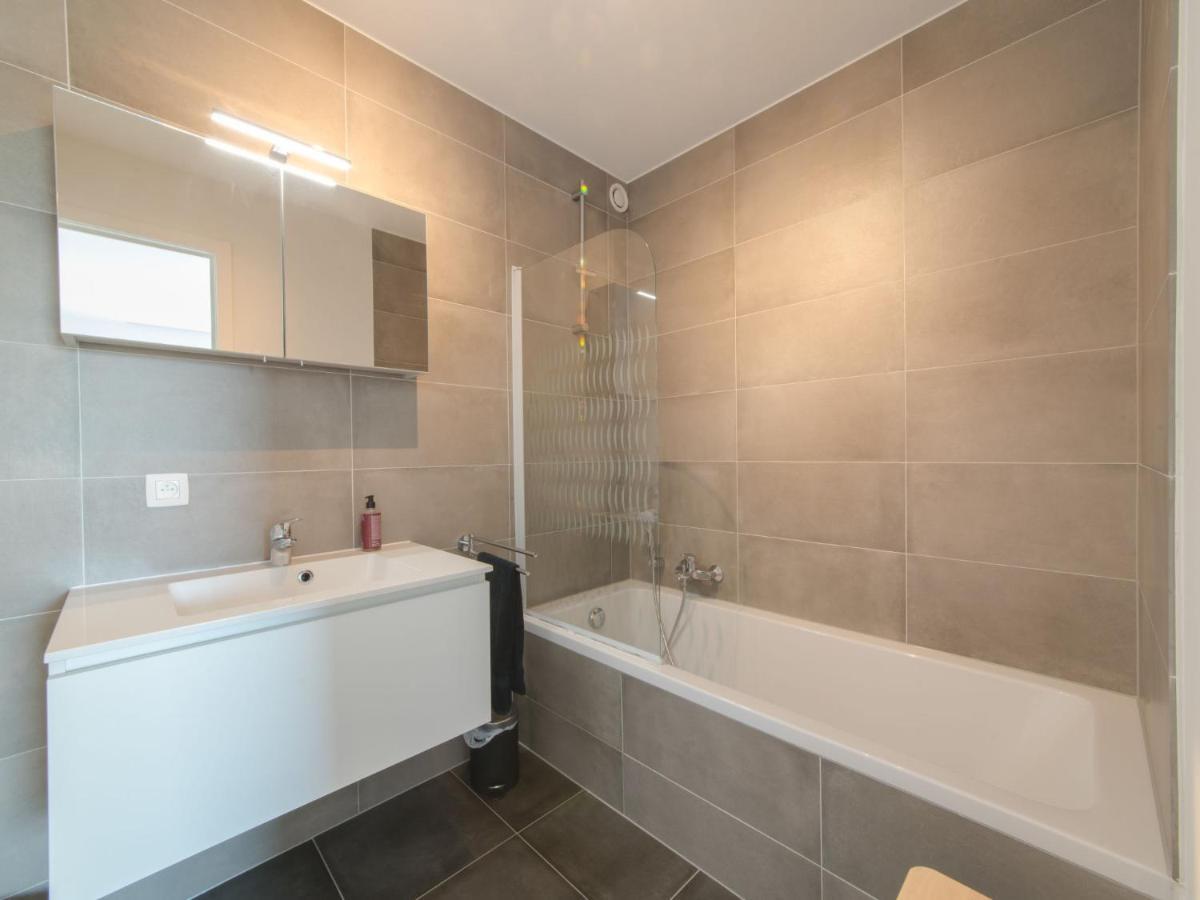 Apartment Railway To The Beach By Interhome Blankenberge Dış mekan fotoğraf